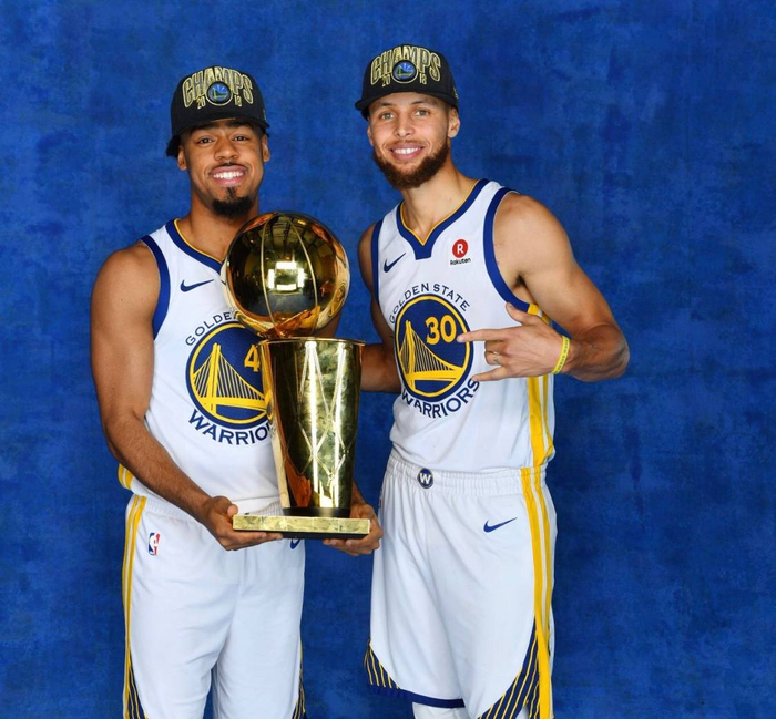 里程碑，弗拉泰西完成了代表国米的第100场比赛（弗拉泰西达成国米生涯第100场出场里程碑）