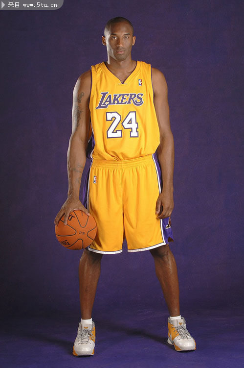 青训球员首次亮相即破门入账（青训小将首秀便收获进球）