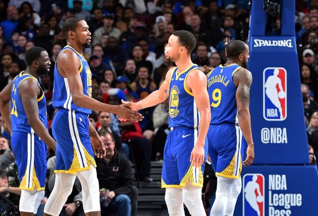 美记：相比选秀权雄鹿更想用字母换成名球星，比如特雷·杨（美媒：雄鹿宁要即战力巨星而非选秀权，甚至愿用字母哥换来如特雷·杨等球星）