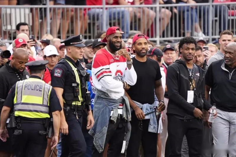 希克：本菲卡创造了很多机会，今天的比赛非常艰难（希克：本菲卡机会多，我们经历了一场苦战）